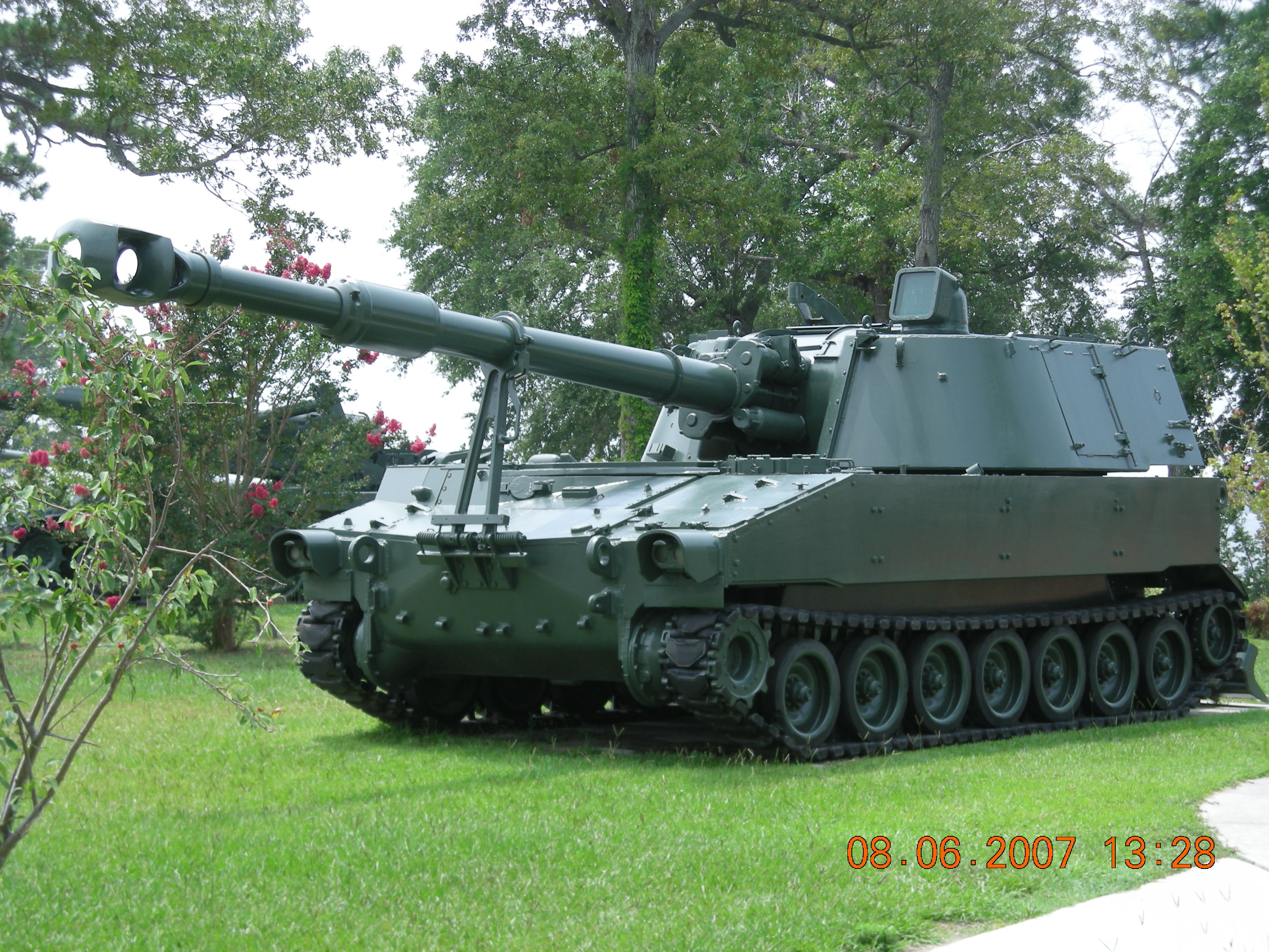 M109A2 155m Self-Propelled Howitzer 