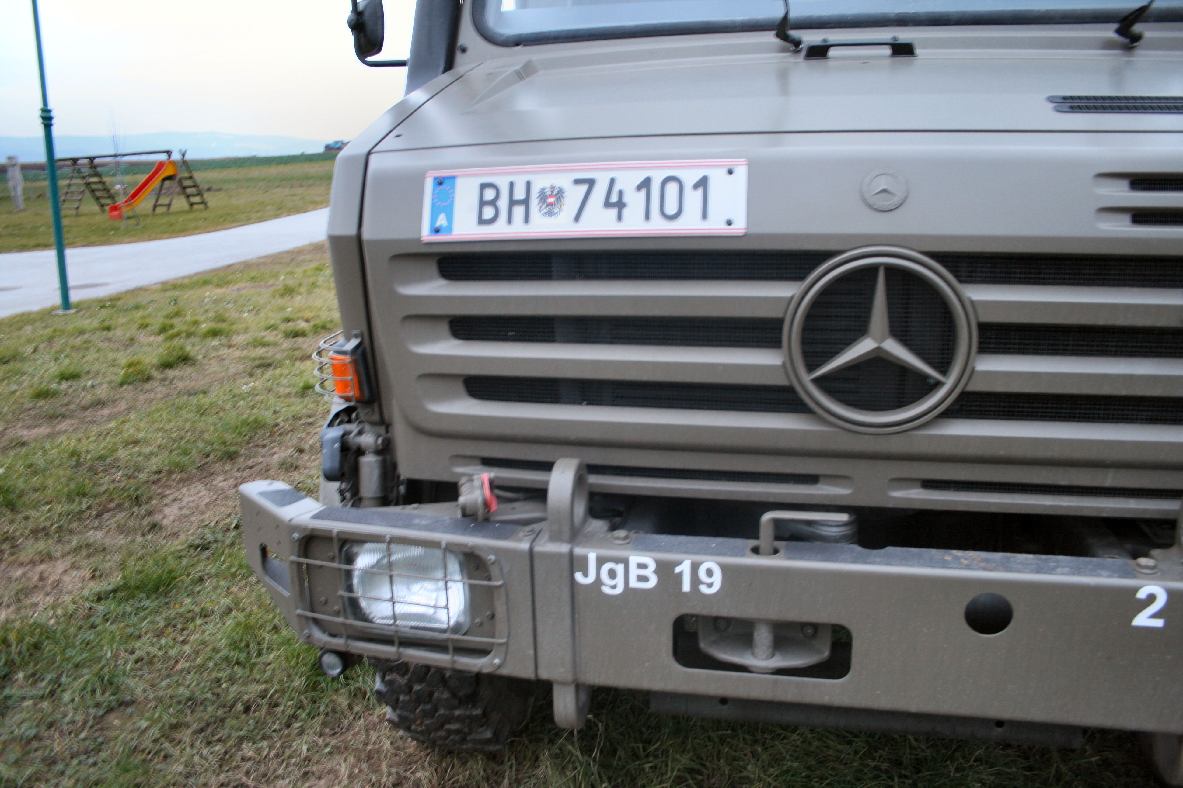 Мерседес Unimog u4000